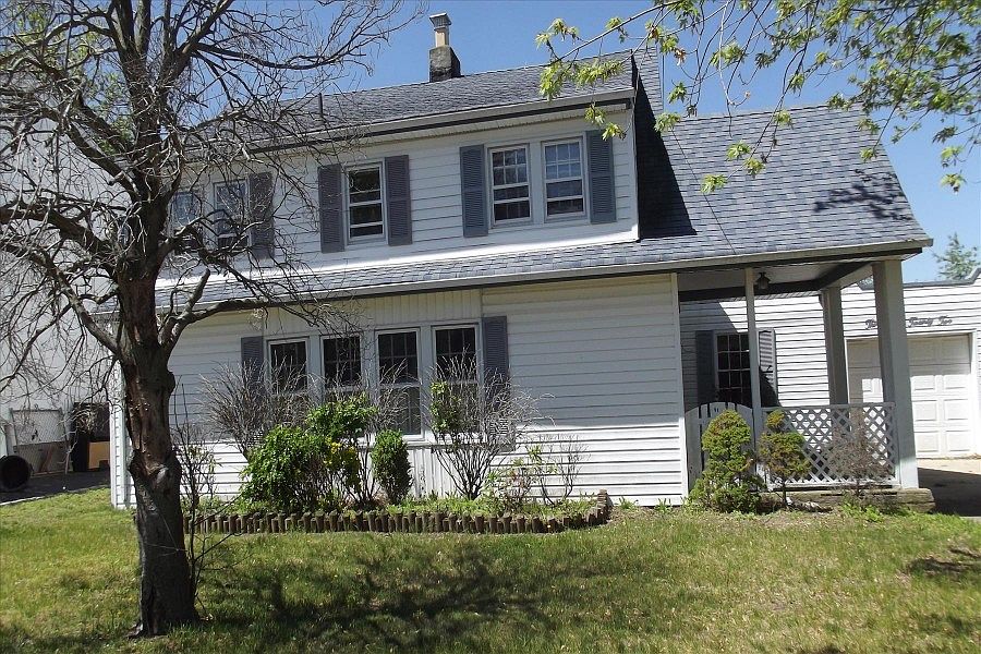 1st image of 3322 Parkway Dr