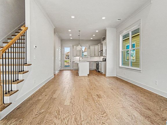 5th image of 396 Huntley Ridge Bnd