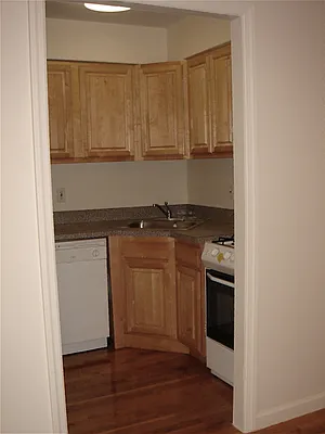 Rented by Aidonis Realty | media 2