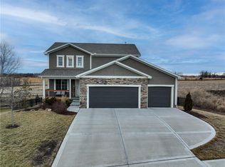 9147 SW 2nd St, Blue Springs, MO 64064