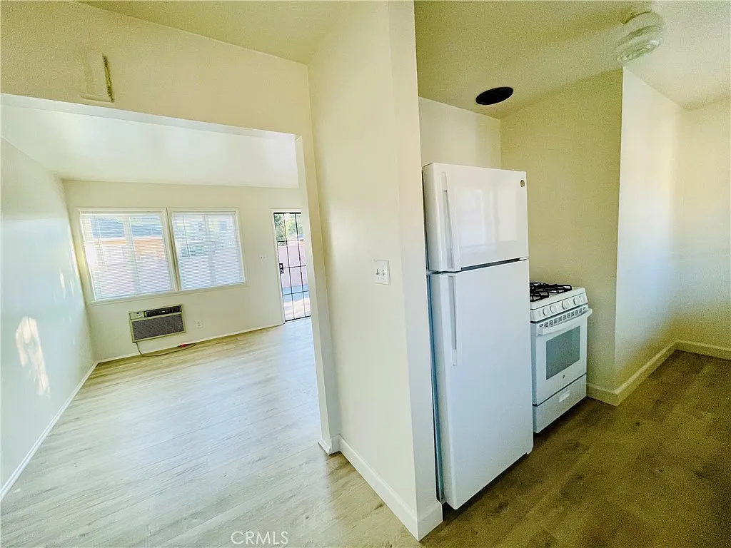 1 bed, 500 sqft, $1,750 — Photo 4