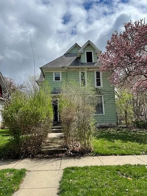 262 S Greenwood Ave photo 1