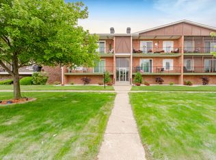 11341 S Roberts Rd APT B, Palos Hills, IL 60465
