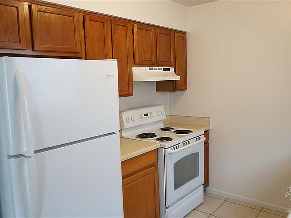 4th image of 1474 S Fairfield Dr APT 5