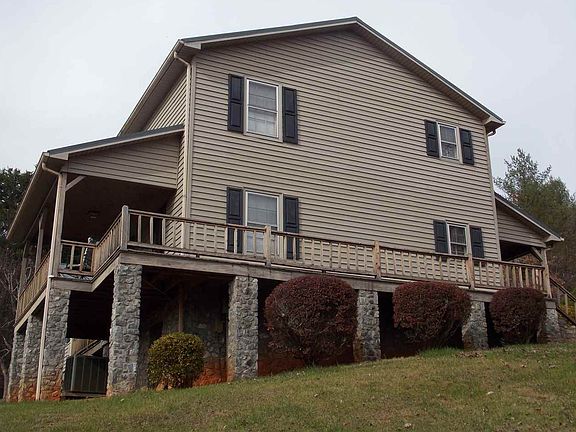 2nd image of 2832 Little Creek Ln