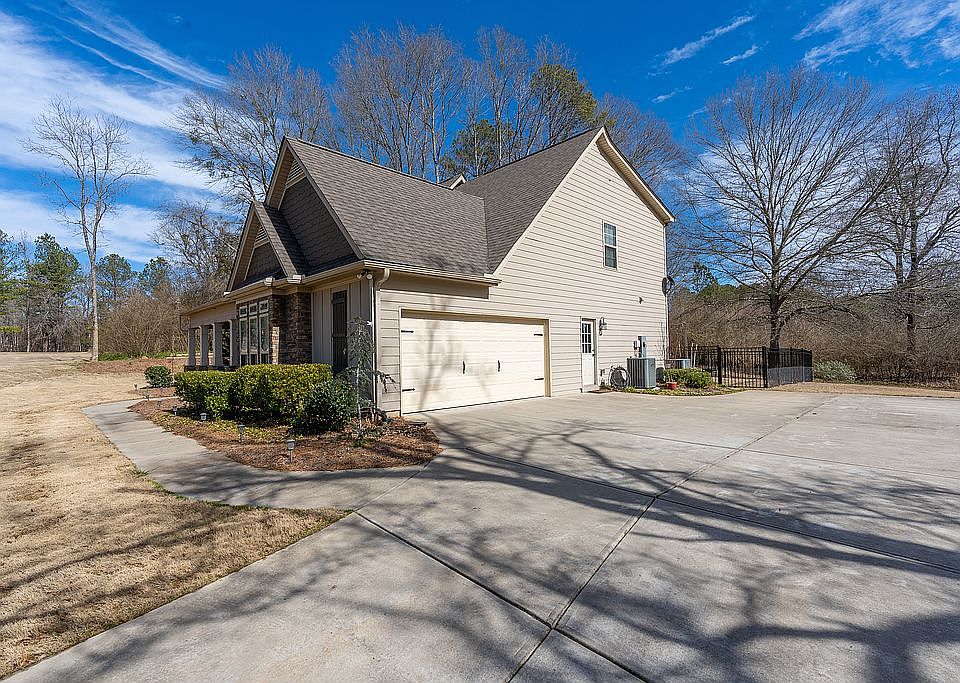 2nd image of 499 Austin Storey Cir