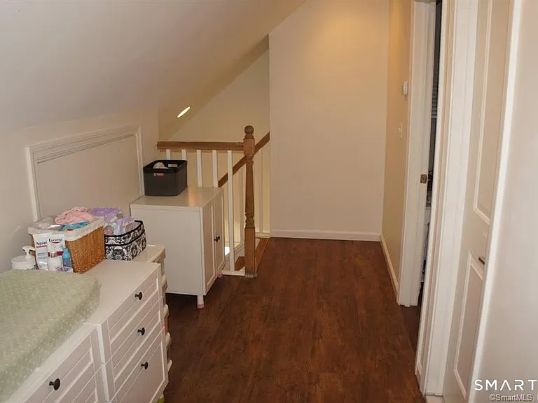 16 Manor St #B — Photo 11