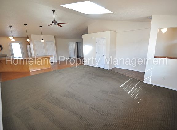 2nd image of 14021 E Valleyway Ave