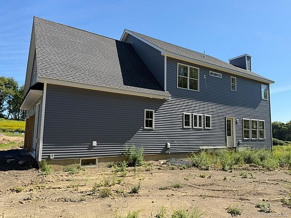 4th image of 24 Sunset Lane