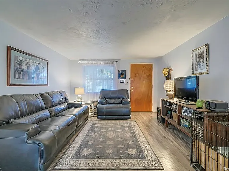 9 W Murray St — Photo 8