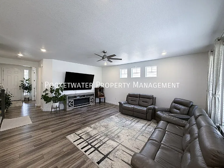 1856 Meagan Way — Photo 6