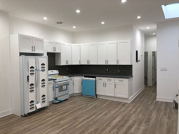 2nd image of 10425 164th St