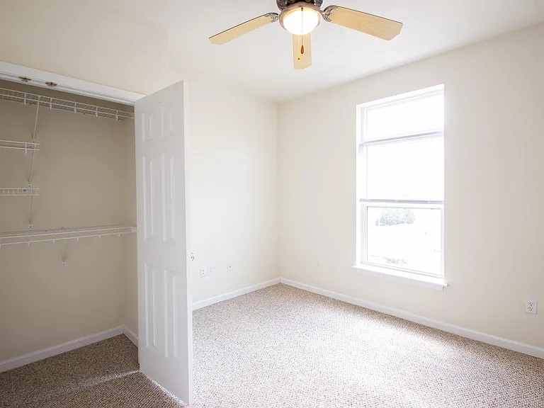 Scholar's Quad Collegiate Apartments — Photo 55