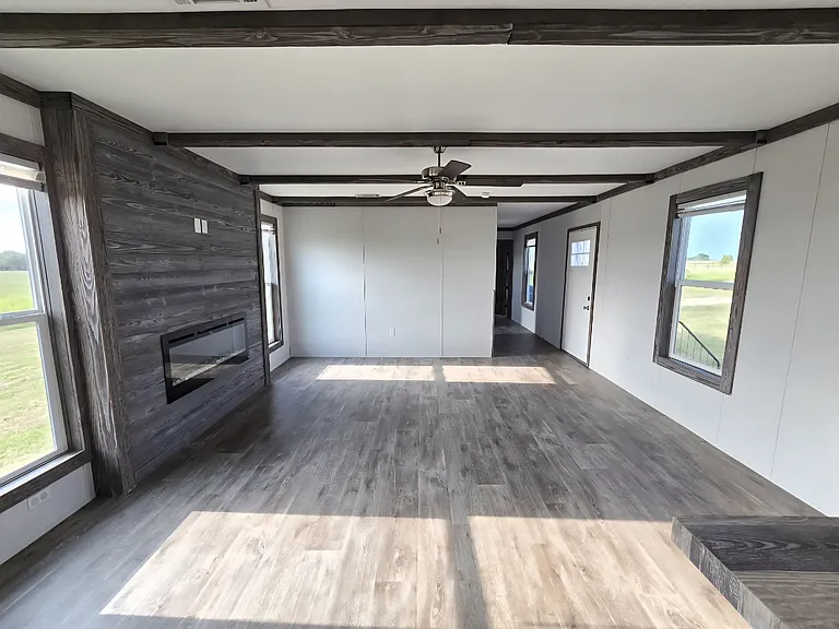 211 FM 2547 — Photo 6