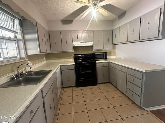 2nd image of 140 Kathy Ave #2