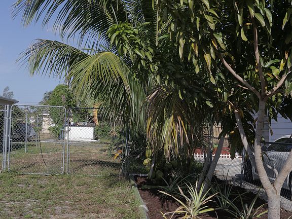 3rd image of 167 Ethelyn Dr