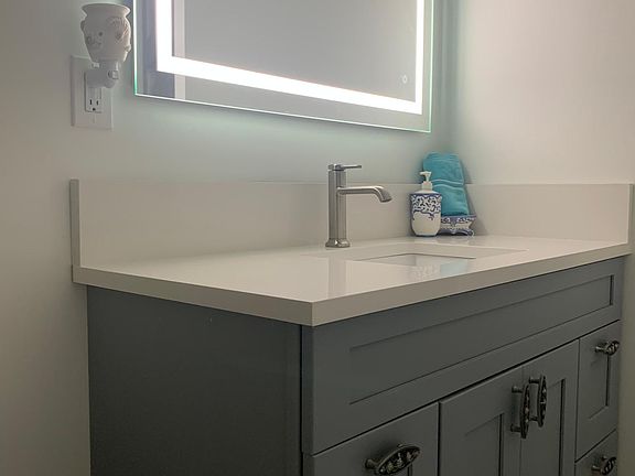 Bathroom/smart mirror
