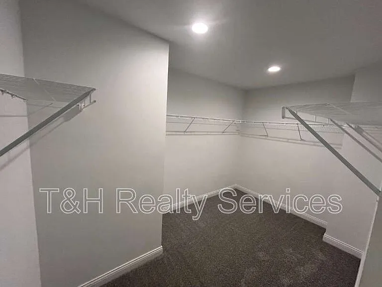 7073 Fowler Dr — Photo 10