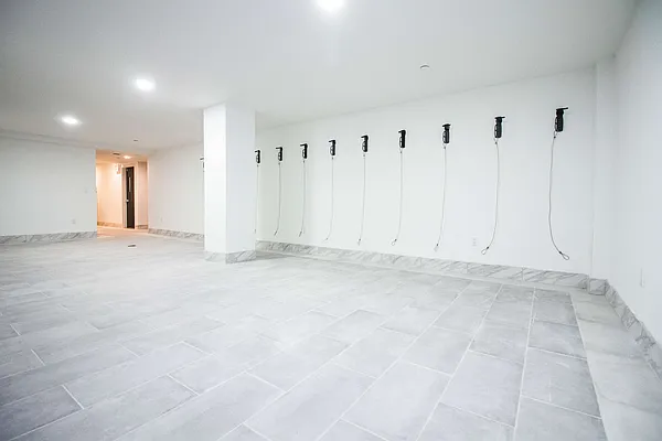 Rented by Nooklyn NYC LLC | media 21