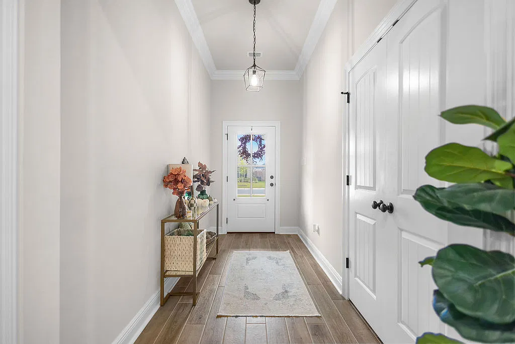 4 bed, 1986 sqft, $3,000 — Photo 2