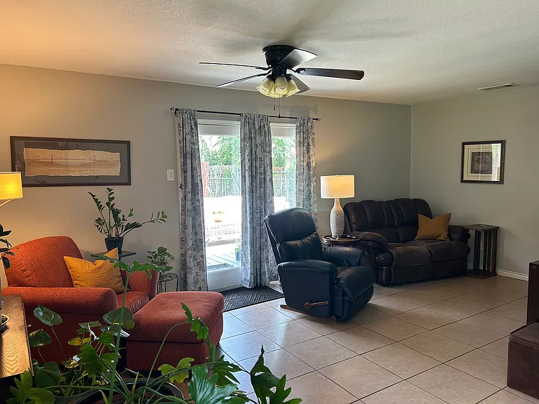 1609 White Oak Ct — Photo 5
