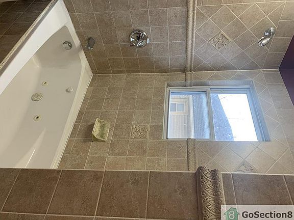 3rd image of 1700 E 51st St