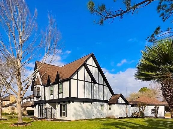 4th image of 4007 W Valley Dr
