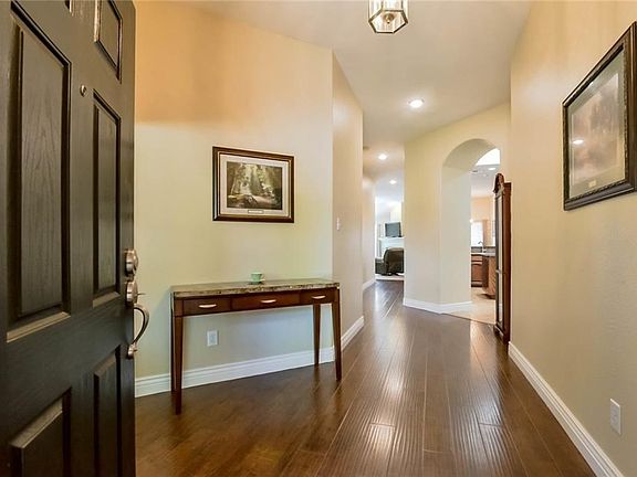 COME IN! LOOK AT THE ENGINEERED WOOD FLOOR!