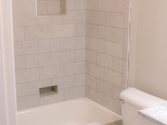 5th image of 1328 Laurel St #1330