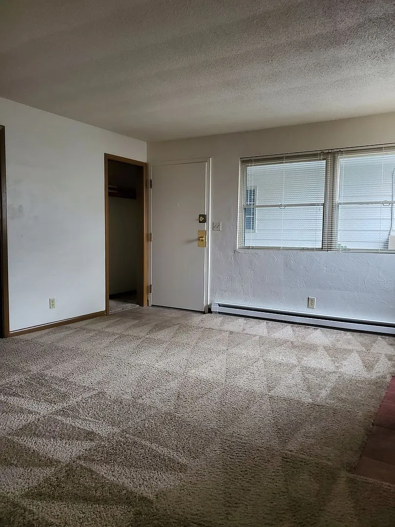 310-Colony Apartments — Photo 2