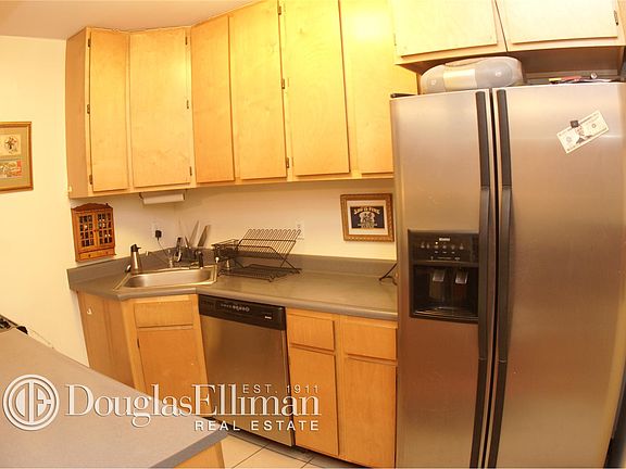 3rd image of 50 E 127th St APT 1