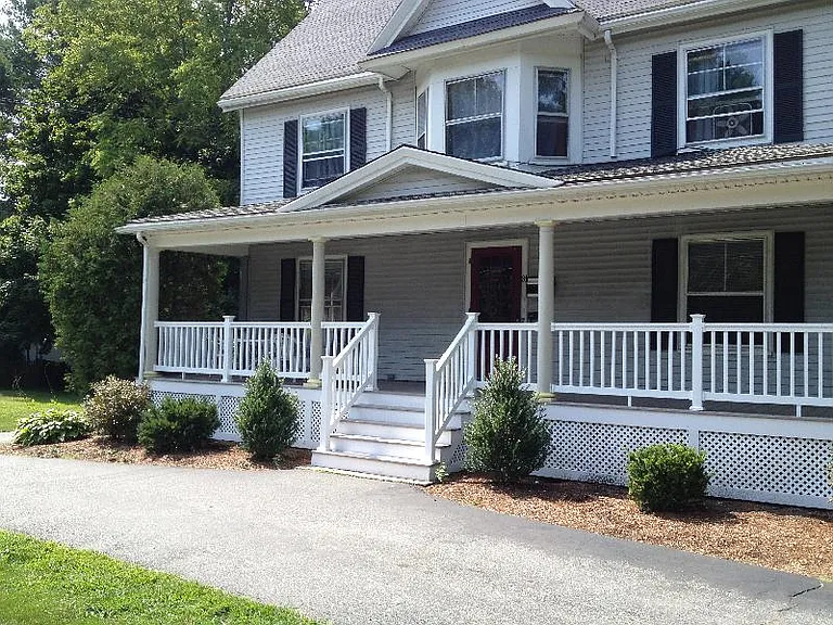 81 S Main St — Photo 1