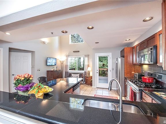 5th image of 11422 NE 86th St