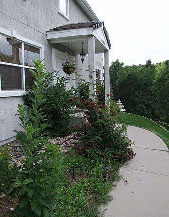 front walk to front portico