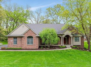 8473 Climbing Way, Pinckney, MI 48169