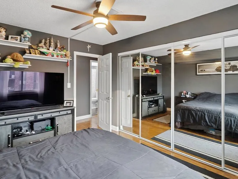 601 W Huntington Commons Rd #305 — Photo 15