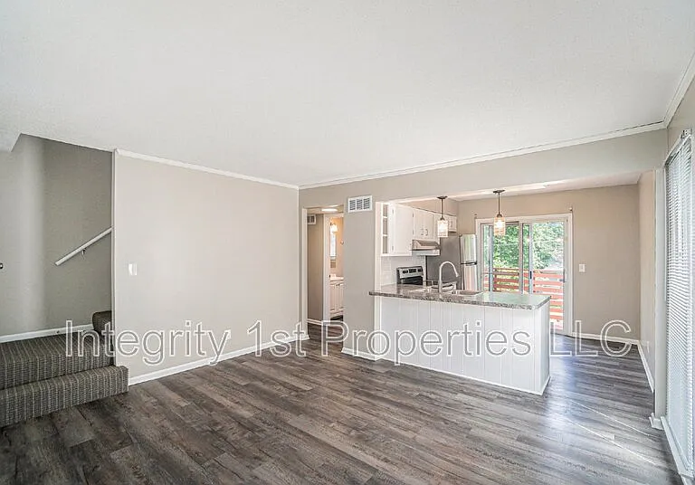 1926 W 36th Ave — Photo 7