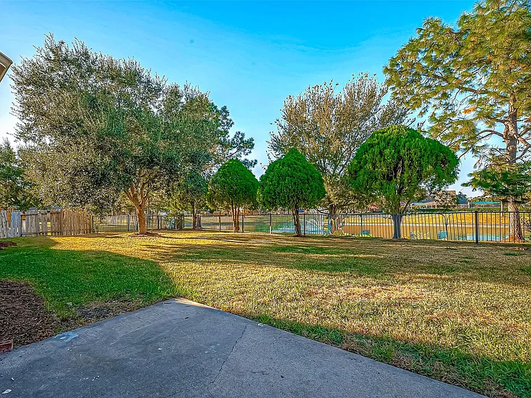 11210 Hundred Bridge Ln — Photo 44