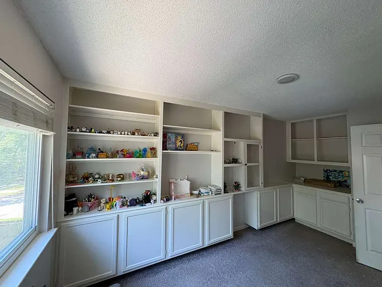 500 Holliday Ln — Photo 14