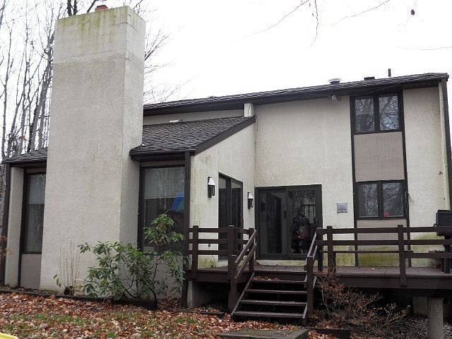 2nd image of 31931 Kenyon Cir