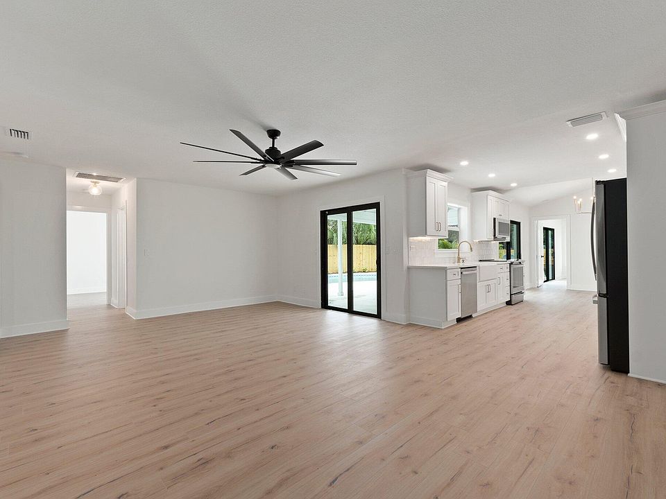 1st image of 2736 SW Bridgeway Street