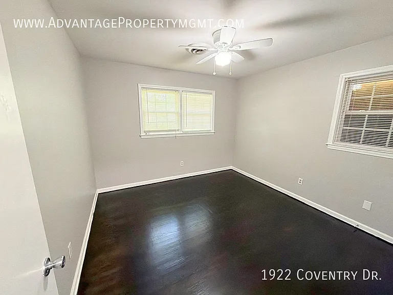 1922 Coventry Dr — Photo 16