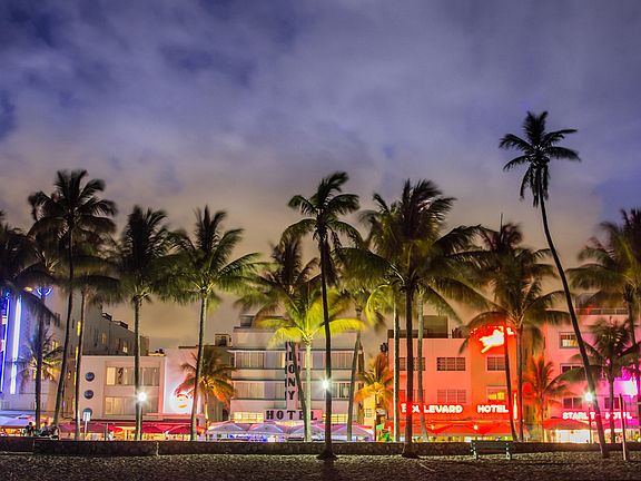 5th image of 5601 Collins Ave #Penthouse 12