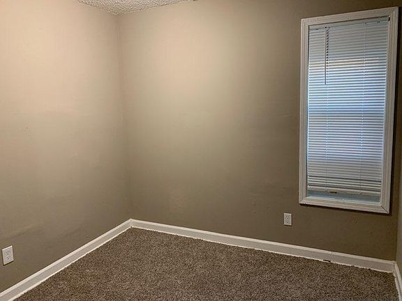 3rd image of 4999 Deneen Dr