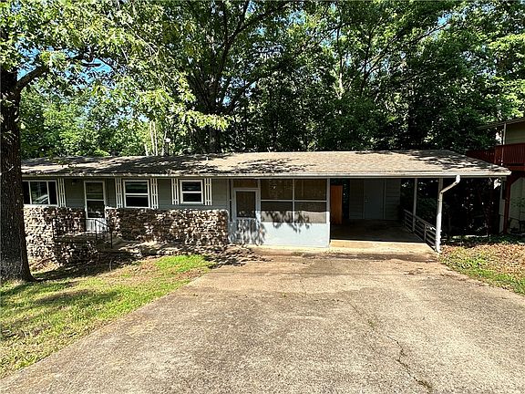2nd image of 10 Duvall Ln