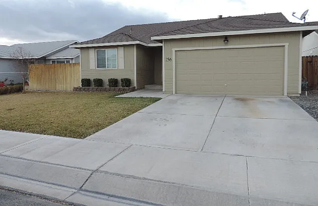 3 bedroom home for rent backyard landscaped. — Photo 4