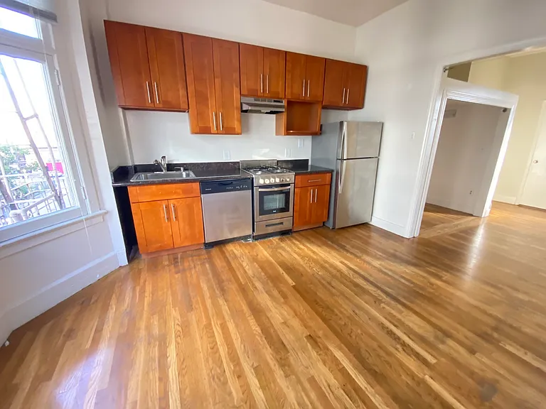 851 OFarrell Street — Photo 22