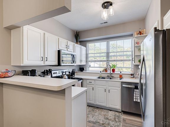 5th image of 6559 Silverfox Dr