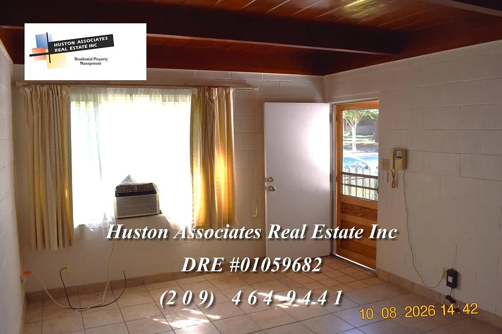 3334 N Kensington Way — Photo 2