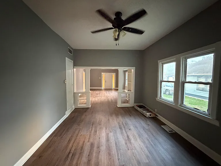 250 S Sherman Dr — Photo 6